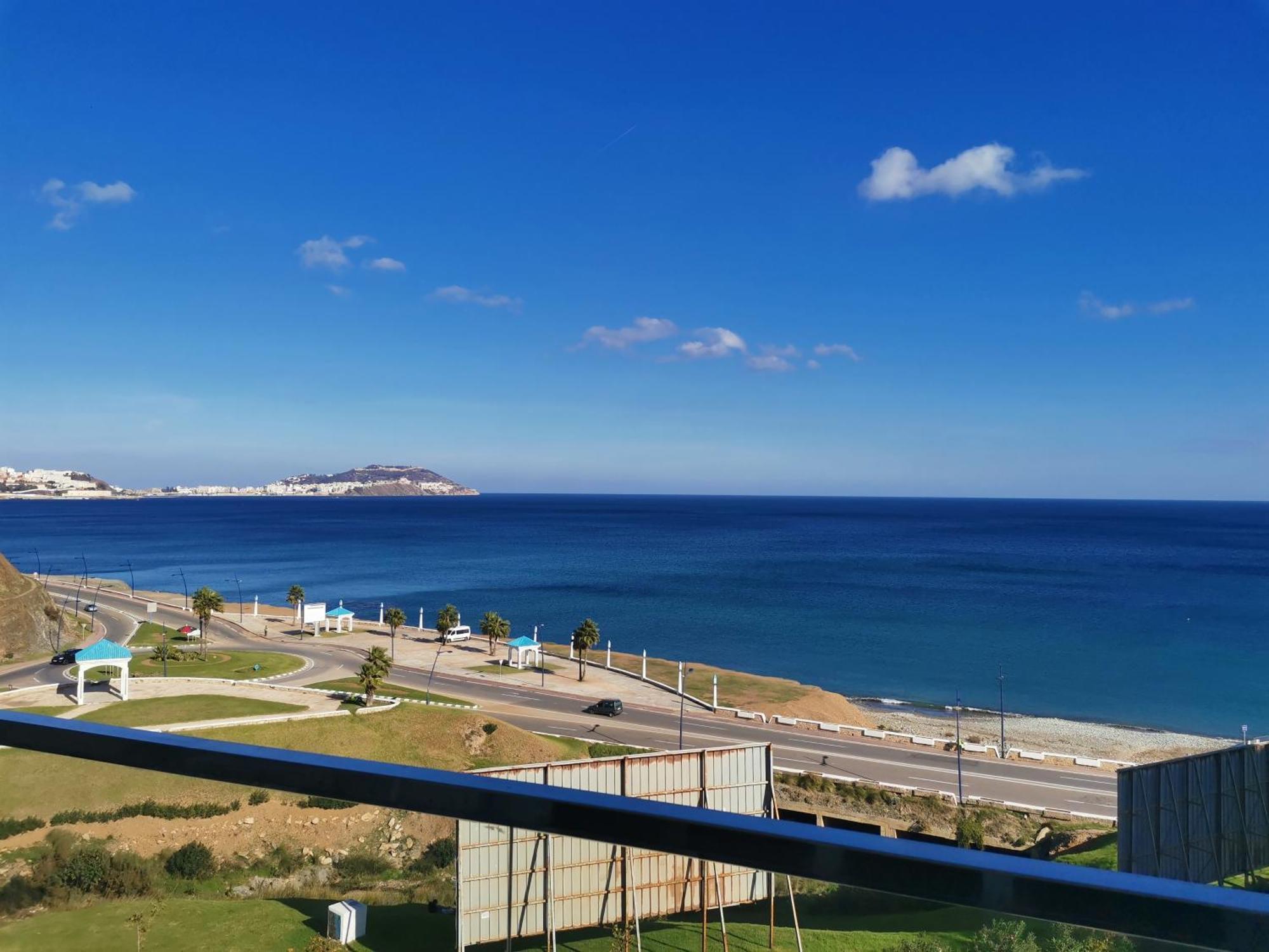 Appartf3 Vue Panoramique Sur Mer Residence Vista Del Mar Fnideq Bagian luar foto